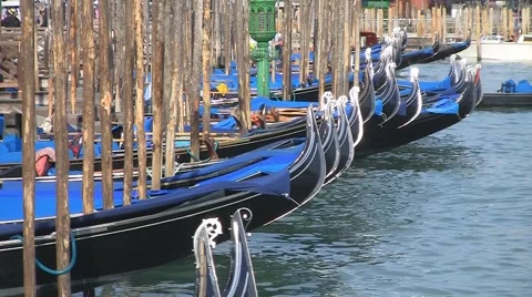 Gondolas in Venice, Italy Video stock 2770057