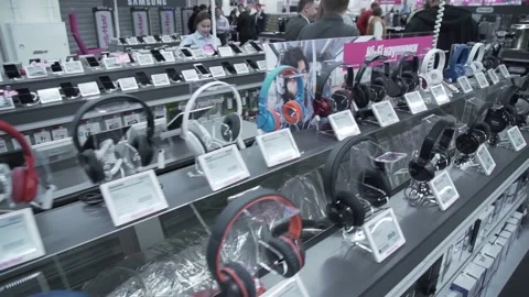 Goods in the Electronics Store 動画素材 177465929