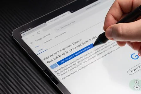 Google ads guide to improve AI search Stock Photos