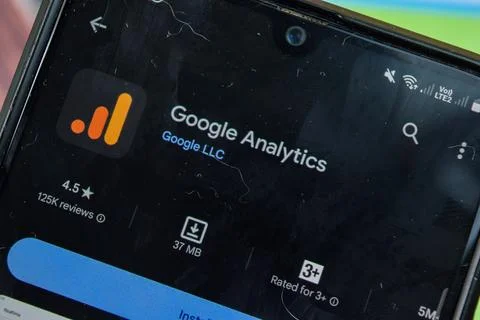 Google Analytics application on Smartphone screen. Foto stock