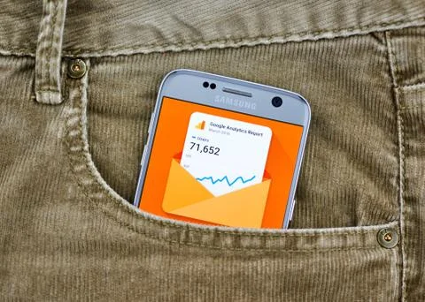 Google Analytics mobile application. Фото