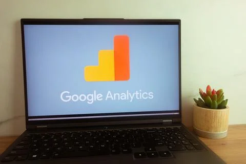 Google Analytics service logo displayed on laptop Foto stock