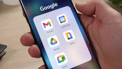 Google Apps Icon on a Smartphone Screen 库存影片 144938880