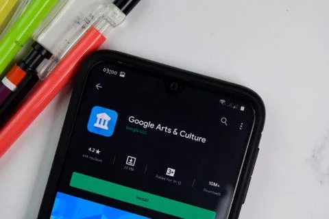 Google Arts &amp; Culture dev app on Smartphone screen. Foto stock