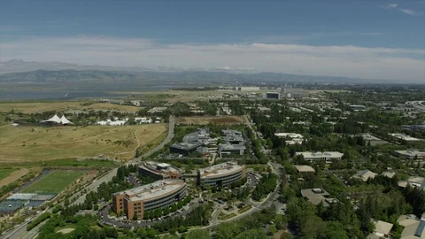 Google Campus Aerial Flyover Stockbeeldmateriaal 81092746