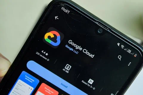 Google Cloud application on Smartphone screen. Google Cloud Stock Photos