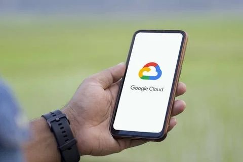  Google Cloud Platform logo on smartphone-Dhaka,Bangladesh 26 Sep 2024. Go... Foto stock