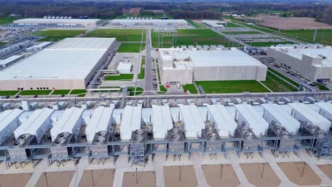 Google data center machine learning and artificial intelligence campus Stock Footage 336289186