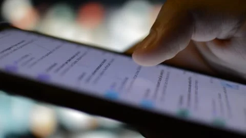 Google e mail app on the phone. email communication smartphone Vídeo Stock 201838219