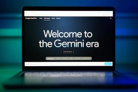 Google Gemini Artificial intelligence Chatbot on computer screen Stock Photos