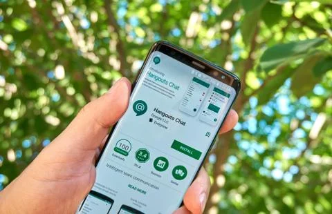 Google Hangouts Chat mobile app on Samsung s8. Stock Photos