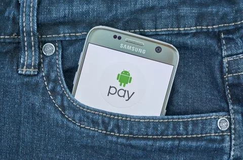 Google Pay mobile application on screen of Samsung 写真素材