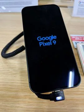 Google Pixel 9 Smartphone Display at Retail Store Stock Photos