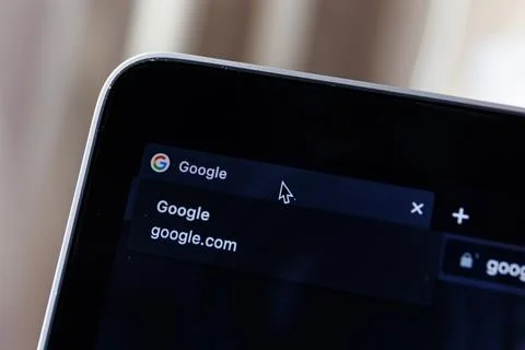 Google search engine website on laptop screen Stock Photos