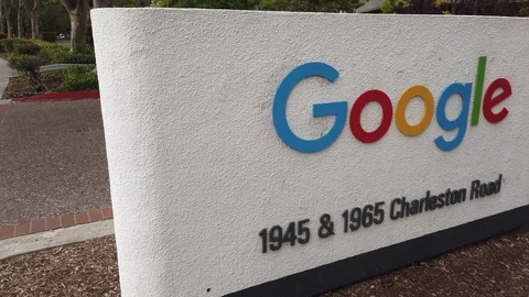 Google sign and pan to campus Video stock 112074962
