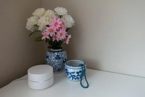 Google Wifi Mesh Network Hub Stock Photos