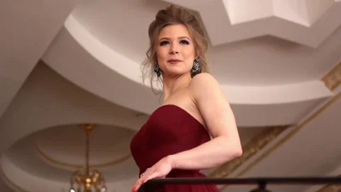 Gorgeous model with professional makeup 스톡 동영상 78972986