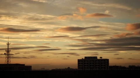 Gorgeous Rolling Clouds Sunset Timelapse Stockbeeldmateriaal 77720927