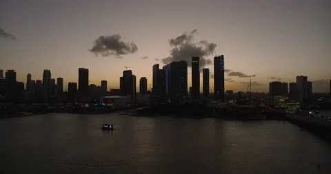 Gorgeous sunset at downtown Miami with clouds passing Stock Footage 232725612