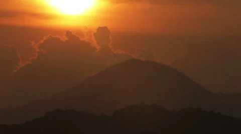 Gorgeous sunset over rainforest Vidéo 4952180