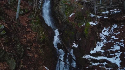 Gorgeous waterfall deep inside the woods 스톡 동영상 238448917