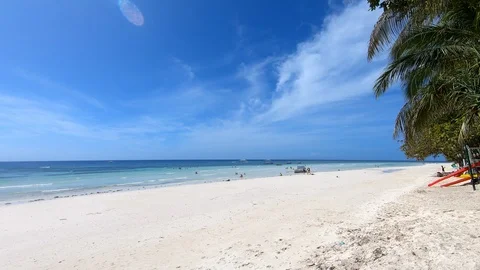 Gorgeous white sand beach Stockbeeldmateriaal 127390686