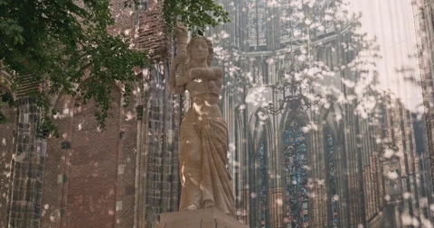 Gothic Cathedral Sculpture in Utrecht Stockbeeldmateriaal 341146525