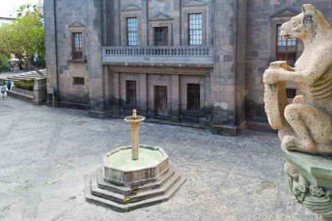 Gothic courtyard Stockfoto's