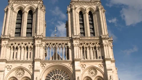 Gothic Facade and Towers of Notre Dame Cathedral in Paris Stockbeeldmateriaal 344103118