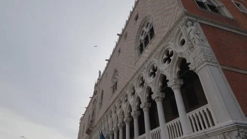 Gothic Facade of Doge's Palace in Venice Видео 343339817
