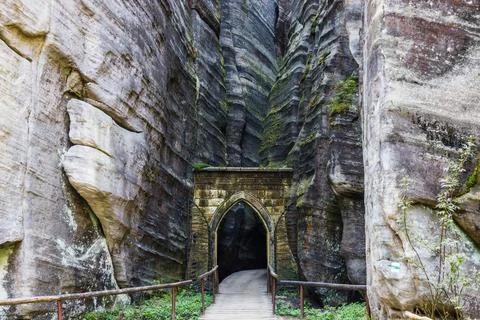 Gothic gate in the Adrspach-Teplice Rocks Nature Reserve, Czech Republic 库存照片