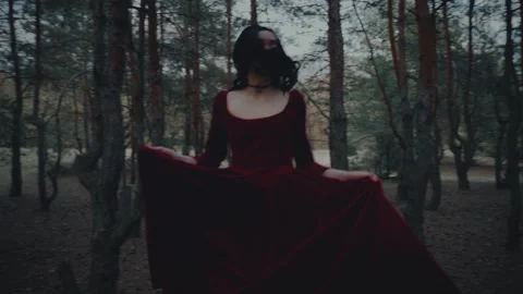 Gothic person evil paranormal character running in night dark dusk forest. Angel Vídeos de archivo 310324256