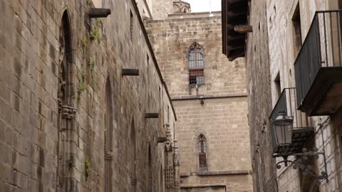 The gothic quarter of Barcelona in phase 2 of the pandemic. Stock Footage 132192570