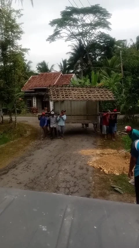 Gotong royong together Stock Footage 217884416