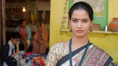 A government employee dressed in a saree posing for the camera - an educated ... Vidéo 229768356