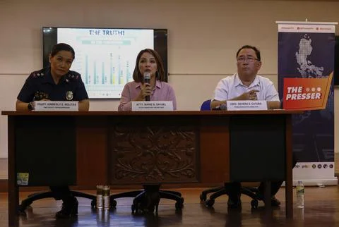 Government resource persons present data on Philippines war on drugs, Manila - 1 Stock Photos