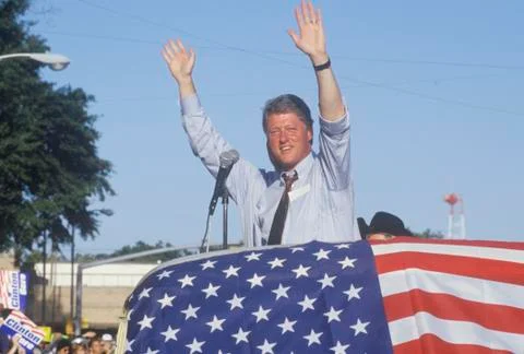 Governor Bill Clinton and right hand man Senator Al Gore wave to supporters at Stock Photos