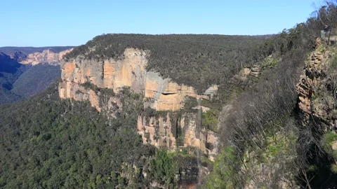 Govetts leap fall down to deep creek – zooming in forward from lookout. Stock Footage 134608384