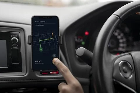 Gps navigation system on a phone in a self-driving car Stock-Fotos