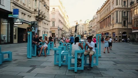 Graben 12 (Editorial) Video stock 319839954