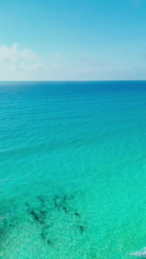 Gradient of turquoise and deep blue water in the Caribbean sea Stock Footage 342090314