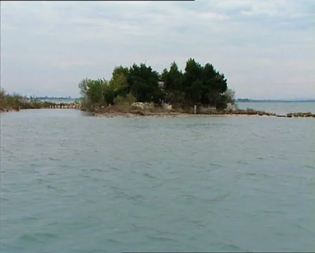 GRADO lagoon camera boat 1 Video stock 24002535