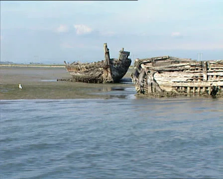 GRADO lagoon camera boat 8 shipwrecks Stockbeeldmateriaal 23928456