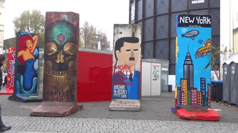 Graffiti on berlin wall Stock Footage 33340934