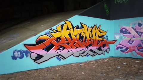 Graffiti mid pan Stock Footage 148554662