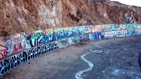Graffiti on Old Spillway Stockbeeldmateriaal 221380029