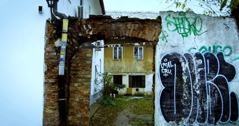 Graffiti in old town Zagreb Video stock 99307523