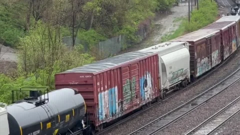 Graffiti Train Running on Tracks Видео 196942679