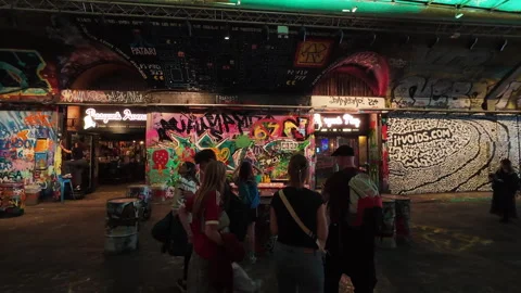 Graffiti Tunnel. Stock-Footage 332417548