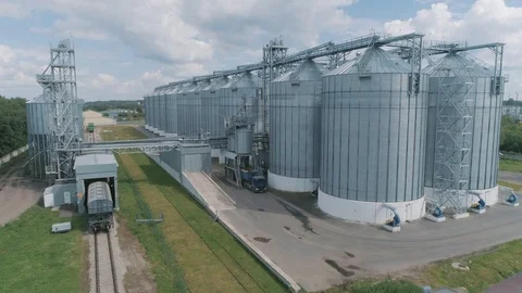 Grain unloading from elevators Stock Footage 101610859
